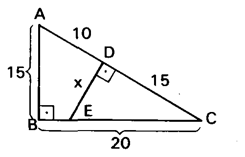 Triângulo retângulo com DE perpendicular a BC.