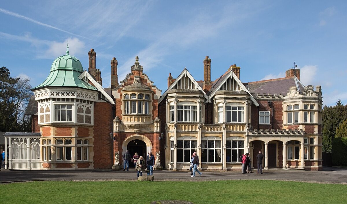 A mansão de Bletchley Park, ao norte de Londres, sede da decifração de códigos britânica durante a Segunda Guerra.