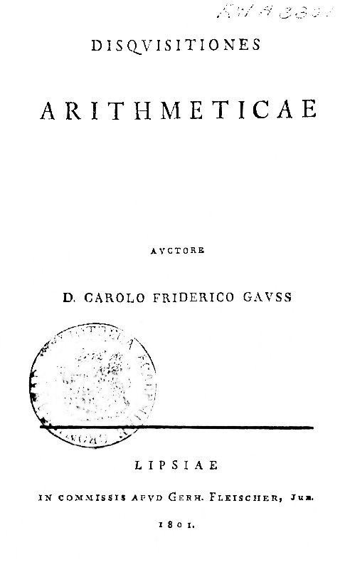 Página de rosto das Disquisitiones Arithmeticae (1801), o livro em que Carl Friedrich Gauss, aos 24 anos, apresentou as congruências e o sinal ≡.